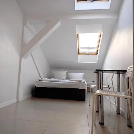 Apartamenty Hoza Attic Studio Варшава Номер фото