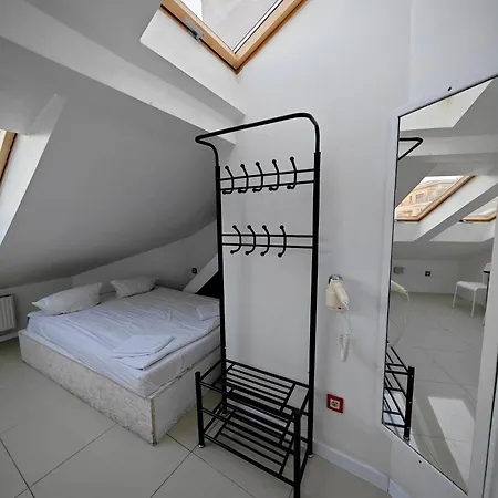 Apartamenty Hoza Attic Studio Варшава Номер фото