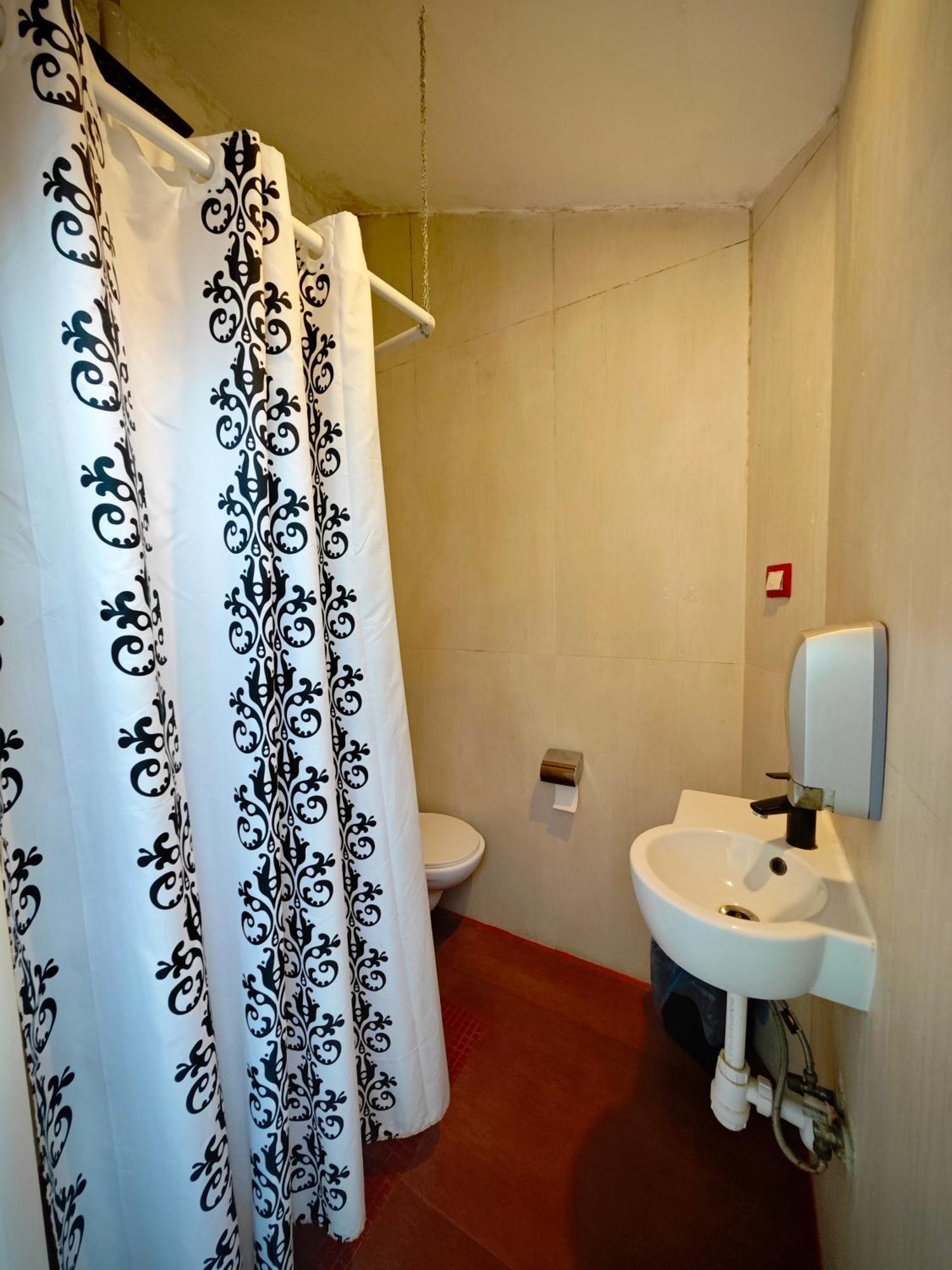 Hoza Attic * Varsovia
